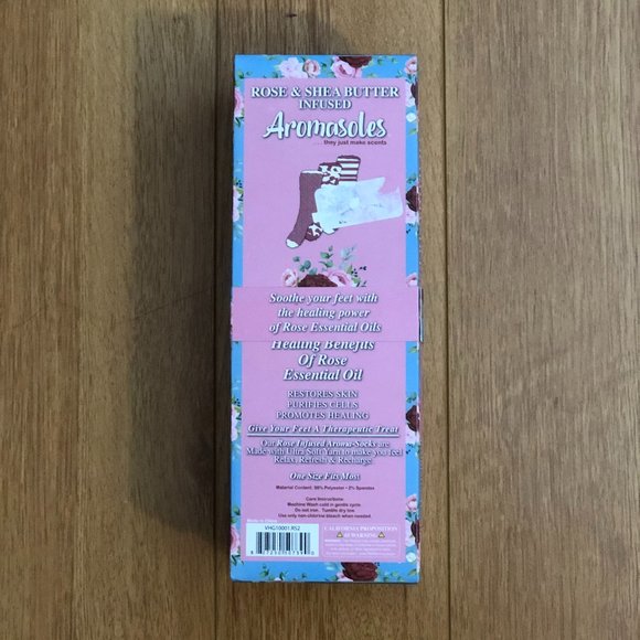 Aromasoles Non-Skid Rose & Shea Butter Infused Aroma Fuzzy Socks - Picture 3 of 3